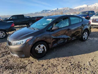 2017 Kia Forte LX with VIN 3KPFK4A75HE109290, listed as a Copart auction lot 47698625 with 87,746 mi miles and Salvage Title. Bid and sale history available at carsss.com. Image 1.