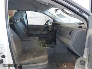 2005 Dodge Durango SXT with VIN 1D4HB38NX5F624748, listed as a IAAI auction lot 41596905 with 204,466 mi miles. Bid and sale history available at carsss.com. Image 5.