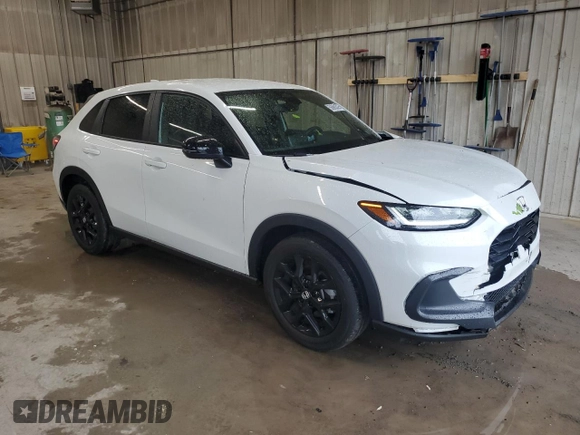 2024 Honda HR-V Sport z VIN 3CZRZ2H5XRM700881, wystawiony jako Copart lot #56660025 z przebiegiem 11 803 mil mil oraz Szkoda całkowita • Salvage title. Historia ofert i sprzedaży dostępna na DreamBid. Obrazek 4.