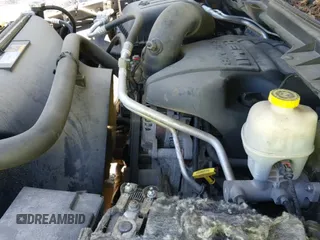 2014 Ram 1500 Express z VIN 1C6RR7FT5ES374999, wystawiony jako IAAI lot #42941782 z przebiegiem 121 297 mil mil oraz . Historia ofert i sprzedaży dostępna na DreamBid. Obrazek 19.