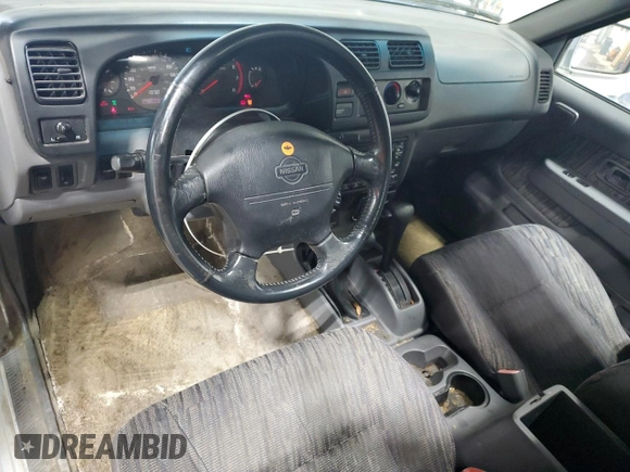 2000 Nissan Frontier XE z VIN 1N6ED26Y2YC369789, wystawiony jako Copart lot #53255695 z przebiegiem 165 792 mil mil oraz Czysty tytuł • Clean title. Historia ofert i sprzedaży dostępna na DreamBid. Obrazek 8.