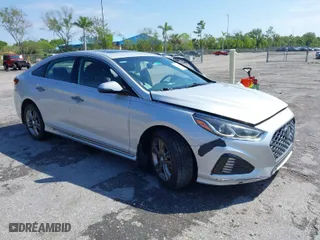 2019 Hyundai Sonata Sport with VIN 5NPE34AF1KH816034, listed as a IAAI auction lot 41886886 with 191,247 mi miles. Bid and sale history available at carsss.com. Image 1.
