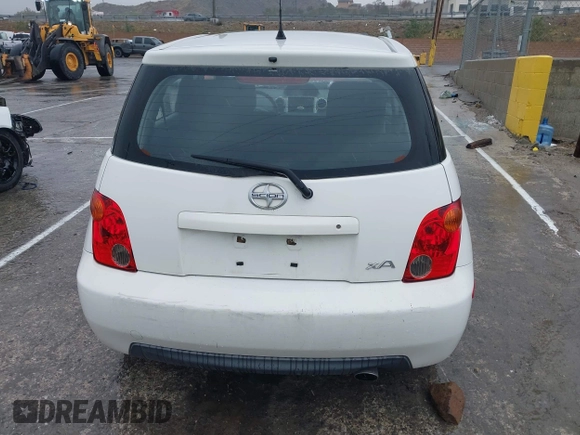 2005 Scion xA z VIN JTKKT624X50089997, wystawiony jako IAAI lot #41686627 z przebiegiem 213 343 mil mil oraz . Historia ofert i sprzedaży dostępna na DreamBid. Obrazek 16.