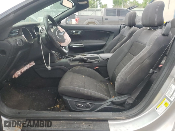 2015 Ford Mustang V6 z VIN 1FATP8EM5F5415089, wystawiony jako Copart lot #55514595 z przebiegiem 118 572 mil mil oraz Szkoda całkowita • Salvage title. Historia ofert i sprzedaży dostępna na DreamBid. Obrazek 7.