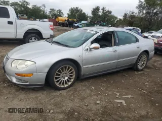 2002 Chrysler 300M M z VIN 2C3AE76K92H311145, wystawiony jako Copart lot #72582824 z przebiegiem 104 921 mil mil oraz Szkody całkowita. Historia ofert i sprzedaży dostępna na DreamBid. Obrazek 1.
