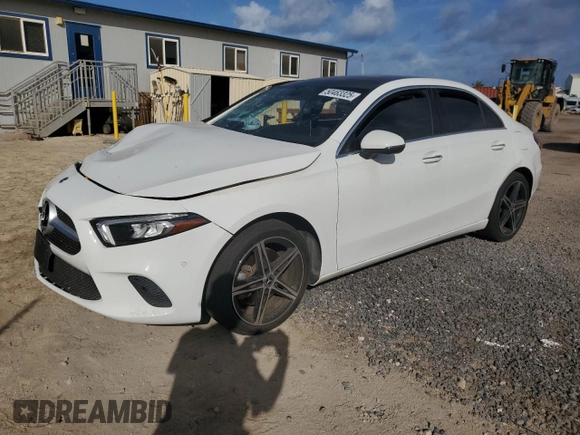 2021 Mercedes-Benz A 220 z VIN W1K3G4EBXMJ293258, wystawiony jako Copart lot #50463325 z przebiegiem 25 024 mil mil oraz Szkoda całkowita • Salvage title. Historia ofert i sprzedaży dostępna na DreamBid. Obrazek 1.