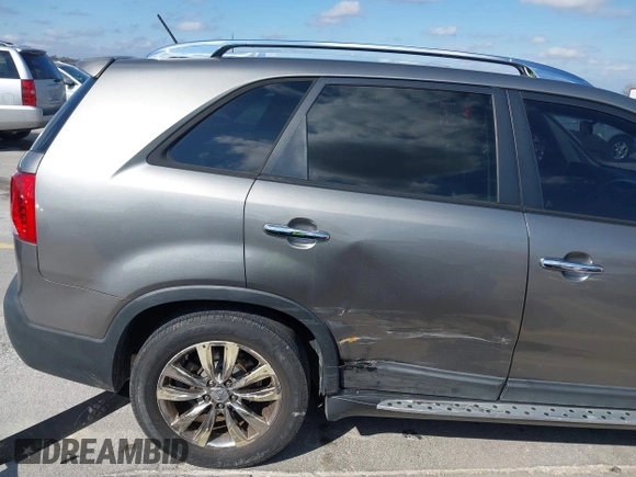 2011 Kia Sorento EX with VIN 5XYKU4A24BG182674, listed as a IAAI auction lot 41490284 with 163,378 mi miles. Bid and sale history available at carsss.com. Image 6.
