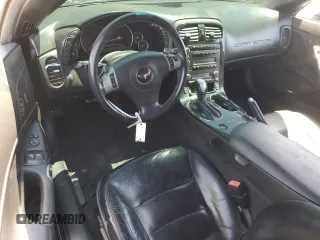 2009 Chevrolet Corvette 3LT z VIN 1G1YY26W295110415, wystawiony jako Copart lot #55877895 z przebiegiem 97 791 mil mil oraz Szkoda całkowita • Salvage title. Historia ofert i sprzedaży dostępna na DreamBid. Obrazek 8.