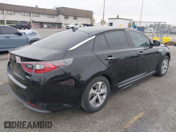 2015 Kia Optima with VIN KNAGM4AD0F5080663, listed as a IAAI auction lot 42083880 with 119,661 mi miles and . Bid and sale history available at carsss.com. Image 4.