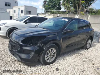 2020 Ford Escape SE with VIN 1FMCU0G67LUA25417, listed as a Copart auction lot 46196005 with 60,911 mi miles and Salvage Title. Bid and sale history available at carsss.com. Image 1.