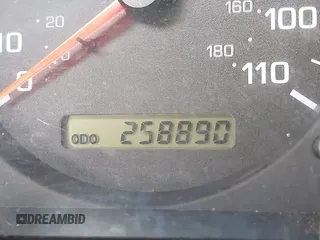 2001 Nissan Xterra XE z VIN 5N1ED28T51C588588, wystawiony jako IAAI lot #41950312 z przebiegiem 258 890 mil mil oraz . Historia ofert i sprzedaży dostępna na DreamBid. Obrazek 7.