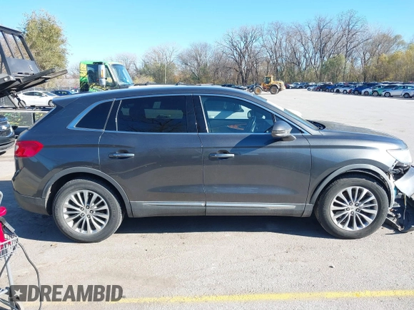 2017 Lincoln MKX Select with VIN 2LMPJ6KR7HBL16225, listed as a IAAI auction lot 40920232 with 105,124 mi miles. Bid and sale history available at carsss.com. Image 13.