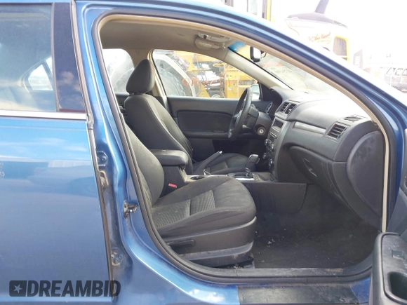 2010 Ford Fusion SE with VIN 3FAHP0HG5AR275077, listed as a IAAI auction lot 41754390 with 211,181 mi miles. Bid and sale history available at carsss.com. Image 5.