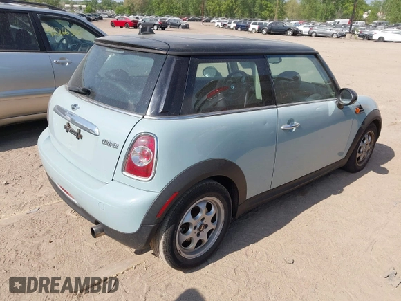 2012 MINI Hardtop with VIN WMWSU3C5XCT258709, listed as a IAAI auction lot 42265461 with 197,678 mi miles and . Bid and sale history available at DreamBid. Image 4.