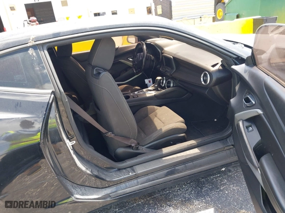 2016 Chevrolet Camaro 1LT with VIN 1G1FB1RS7G0141231, listed as a IAAI auction lot 42116092 with 127,383 mi miles. Bid and sale history available at carsss.com. Image 5.