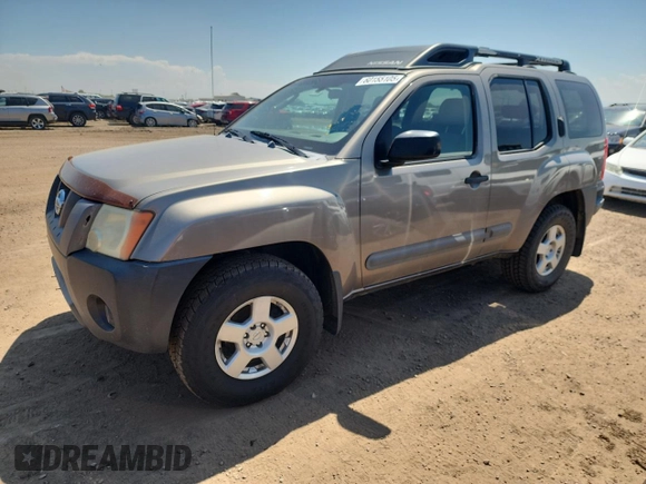 2005 Nissan Xterra S z VIN 5N1AN08W75C642635, wystawiony jako Copart lot #60155105 z przebiegiem 285 853 mil mil oraz Czysty tytuł • Clean title. Historia ofert i sprzedaży dostępna na DreamBid. Obrazek 1.