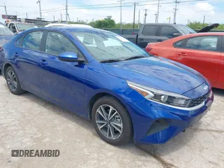 2024 Kia Forte LXS z VIN 3KPF24AD5RE786542, wystawiony jako IAAI lot #42484064 z przebiegiem 47 610 mil mil oraz . Historia ofert i sprzedaży dostępna na DreamBid. Obrazek 1.