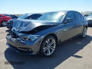 2016 BMW 3 Series 328i xDrive z VIN WBA8E3G53GNU05321, wystawiony jako IAAI lot #42036074 z przebiegiem 79 319 mil mil oraz . Historia ofert i sprzedaży dostępna na DreamBid. Obrazek 2.
