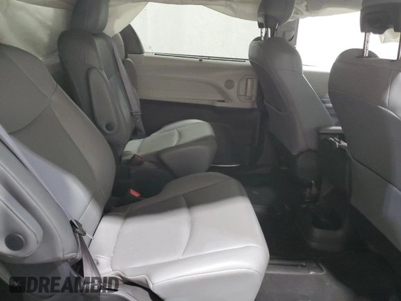 2021 Toyota Sienna XLE z VIN 5TDYRKEC5MS054064, wystawiony jako Copart lot #47661915 z przebiegiem 42 050 mil mil oraz Czysty tytuł • Clean title. Historia ofert i sprzedaży dostępna na DreamBid. Obrazek 11.