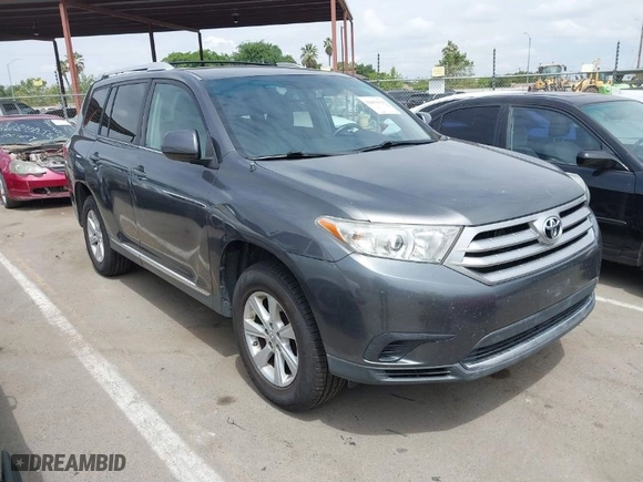 2011 Toyota Highlander with VIN 5TDZK3EH8BS027822, listed as a IAAI auction lot 42051111 with 174,290 mi miles. Bid and sale history available at carsss.com. Image 1.