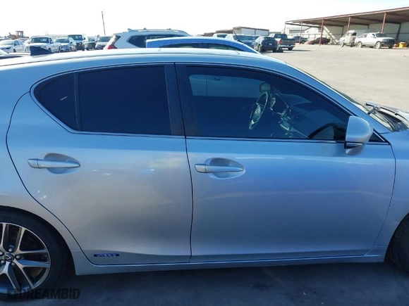2014 Lexus CT 200h Hybrid with VIN JTHKD5BH2E2180234, listed as a IAAI auction lot 41699706 with 72500 miles. Bid and sale history available at carsss.com. Image 13.