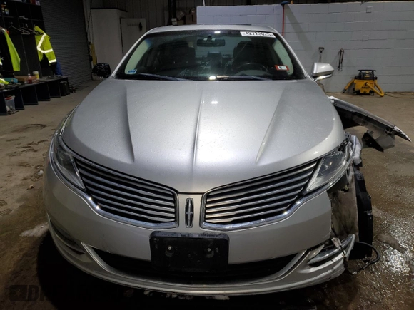 2013 Lincoln MKZ with VIN 3LN6L2J98DR817258, listed as a Copart auction lot 42723025 with 100,778 mi miles and Salvage Title. Bid and sale history available at DreamBid. Image 5.