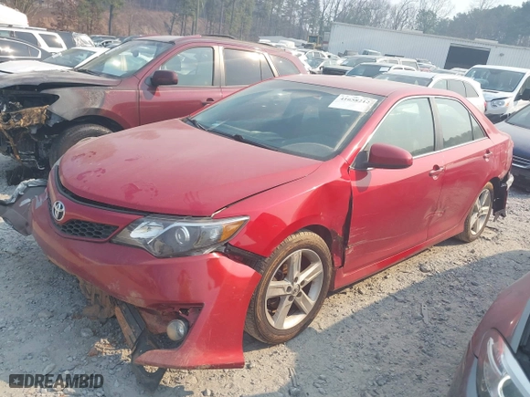 2014 Toyota Camry L with VIN 4T1BF1FKXEU781420, listed as a IAAI auction lot 41658212 with 293,283 mi miles. Bid and sale history available at carsss.com. Image 2.