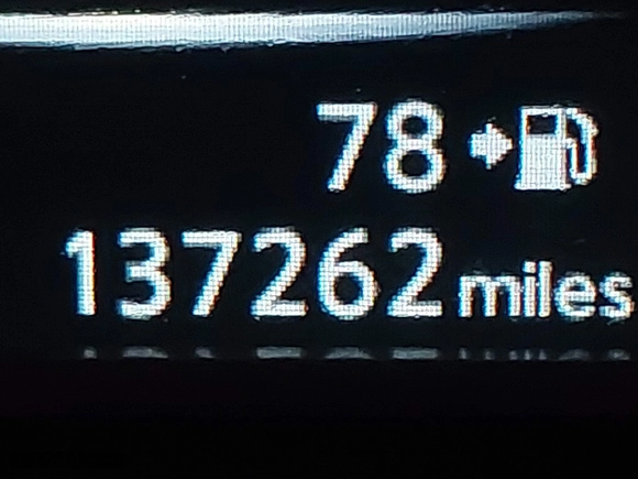 2017 Nissan Sentra SV with VIN 3N1AB7AP7HY266042, listed as a IAAI auction lot 41246586 with 137,262 mi miles. Bid and sale history available at carsss.com. Image 15.