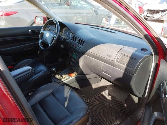 2004 Volkswagen Jetta Wagon GLS with VIN WVWSR61J84W121886, listed as a IAAI auction lot 41949353 with 209,823 mi miles. Bid and sale history available at carsss.com. Image 5.