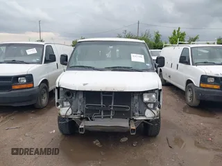 2013 Chevrolet Express Cargo z VIN 1GCWGFBA5D1110640, wystawiony jako IAAI lot #42177906 z przebiegiem 204 672 mil mil oraz . Historia ofert i sprzedaży dostępna na DreamBid. Obrazek 13.