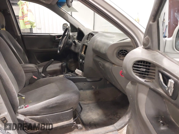 2004 Hyundai Santa Fe GLS with VIN KM8SC73D44U757341, listed as a IAAI auction lot 42254675 with 237,770 mi miles and . Bid and sale history available at DreamBid. Image 5.