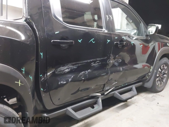 2022 Nissan Frontier SV z VIN 1N6ED1EJ5NN627303, wystawiony jako IAAI lot #41665799 z przebiegiem 59 462 mil mil oraz . Historia ofert i sprzedaży dostępna na DreamBid. Obrazek 6.