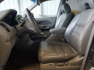 2006 Honda Pilot EX-L with VIN 5FNYF28596B021095, listed as a Copart auction lot 45273175 with 293,594 mi miles and Clean Title. Bid and sale history available at carsss.com. Image 7.