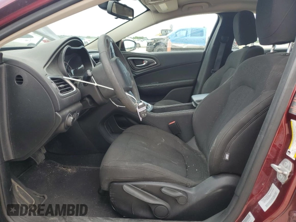 2015 Chrysler 200 Limited z VIN 1C3CCCAB6FN651994, wystawiony jako Copart lot #55987865 z przebiegiem 24 402 mil mil oraz Szkoda całkowita • Salvage title. Historia ofert i sprzedaży dostępna na DreamBid. Obrazek 7.
