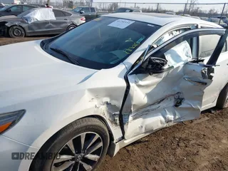 2016 Nissan Altima SR with VIN 1N4AL3AP8GC169495, listed as a IAAI auction lot 41792151 with 131,918 mi miles and . Bid and sale history available at carsss.com. Image 6.