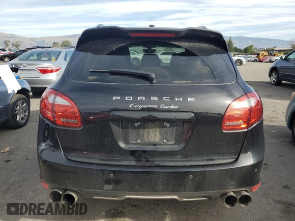 2012 Porsche Cayenne Turbo z VIN WP1AC2A27CLA81085, wystawiony jako Copart lot #85817344 z przebiegiem 109 441 mil mil oraz Szkoda całkowita • Salvage title. Historia ofert i sprzedaży dostępna na DreamBid. Obrazek 6.