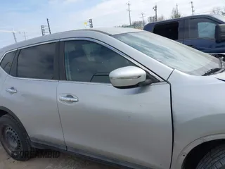2015 Nissan Rogue SV with VIN 5N1AT2MKXFC755212, listed as a IAAI auction lot 41568466 with 118,449 mi miles. Bid and sale history available at carsss.com. Image 13.