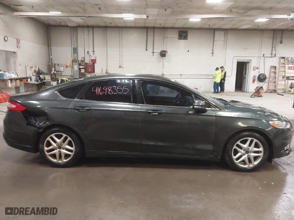 2016 Ford Fusion SE with VIN 1FA6P0H7XG5100150, listed as a IAAI auction lot 41698355 with 175,809 mi miles. Bid and sale history available at carsss.com. Image 13.
