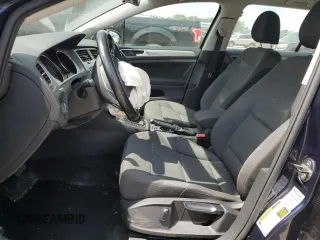 2017 Volkswagen Golf S z VIN 3VWC17AU8HM511224, wystawiony jako Copart lot #51692165 z przebiegiem 58 446 mil mil oraz Szkoda całkowita • Salvage title. Historia ofert i sprzedaży dostępna na DreamBid. Obrazek 7.