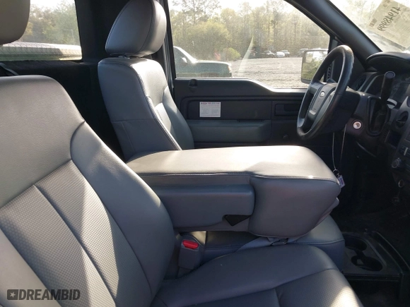 2014 Ford F-150 XL with VIN 1FTMF1CM5EKG22092, listed as a IAAI auction lot 41948999 with 156,233 mi miles. Bid and sale history available at carsss.com. Image 8.