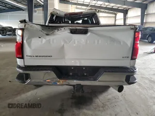 2024 Chevrolet Silverado 3500HD LTZ with VIN 2GC4YUEY9R1207326, listed as a Copart auction lot 76326084 with 5,200 mi miles and Salvage Title. Bid and sale history available at carsss.com. Image 6.