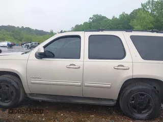 2010 Chevrolet Tahoe LT z VIN 1GNMCBE32AR228142, wystawiony jako IAAI lot #42119831 z przebiegiem 220 026 mil mil oraz . Historia ofert i sprzedaży dostępna na DreamBid. Obrazek 14.