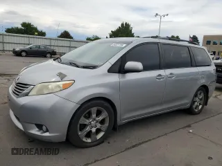 2012 Toyota Sienna XLE z VIN 5TDDK3DC0CS043708, wystawiony jako Copart lot #64831755 z przebiegiem 173 216 mil mil oraz Szkoda całkowita • Salvage title. Historia ofert i sprzedaży dostępna na DreamBid. Obrazek 1.