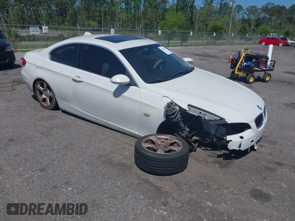 2009 BMW 3 Series 328i with VIN WBAWB33529P136886, listed as a IAAI auction lot 41774903 with 1 mi miles. Bid and sale history available at carsss.com. Image 1.