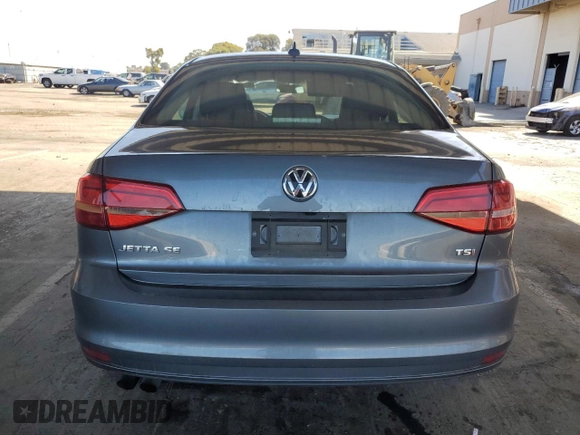 2015 Volkswagen Jetta SE z VIN 3VWD17AJ0FM293139, wystawiony jako Copart lot #61503405 z przebiegiem 100 045 mil mil oraz Czysty tytuł • Clean title. Historia ofert i sprzedaży dostępna na DreamBid. Obrazek 6.