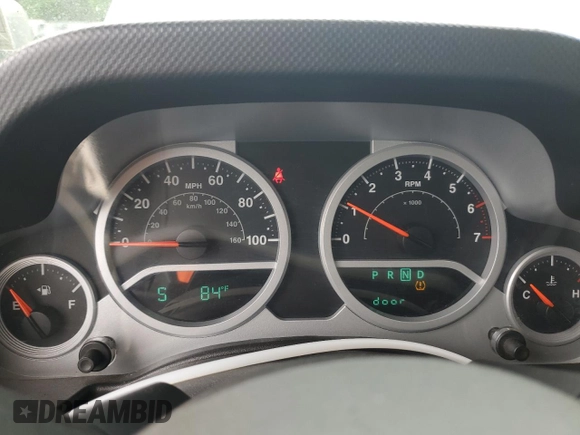 2008 Jeep Wrangler Rubicon z VIN 1J8GA69198L614736, wystawiony jako Copart lot #50826545 z przebiegiem 124 801 mil mil oraz Czysty tytuł • Clean title. Historia ofert i sprzedaży dostępna na DreamBid. Obrazek 9.
