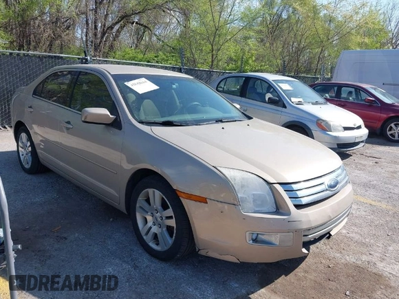 2007 Ford Fusion SEL with VIN 3FAHP081X7R172709, listed as a IAAI auction lot 42018164 with 156,931 mi miles. Bid and sale history available at carsss.com. Image 1.