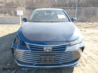 2019 Toyota Avalon Hybrid Limited with VIN 4T1B21FB0KU003585, listed as a IAAI auction lot 41430671 with 46,104 mi miles. Bid and sale history available at carsss.com. Image 12.