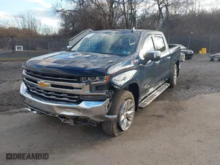 2019 Chevrolet Silverado 1500 LTZ with VIN 3GCUYGED4KG159973, listed as a IAAI auction lot 41210958 with 32,046 mi miles. Bid and sale history available at carsss.com. Image 18.