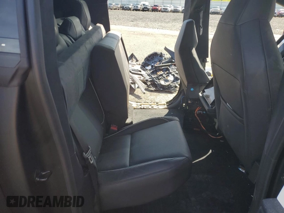 2024 Tesla Cybertruck Cyberbeast z VIN 7G2CEHEEXRA017494, wystawiony jako Copart lot #48149135 z przebiegiem 6883 mil mil oraz Szkody całkowita. Historia ofert i sprzedaży dostępna na DreamBid. Obrazek 10.